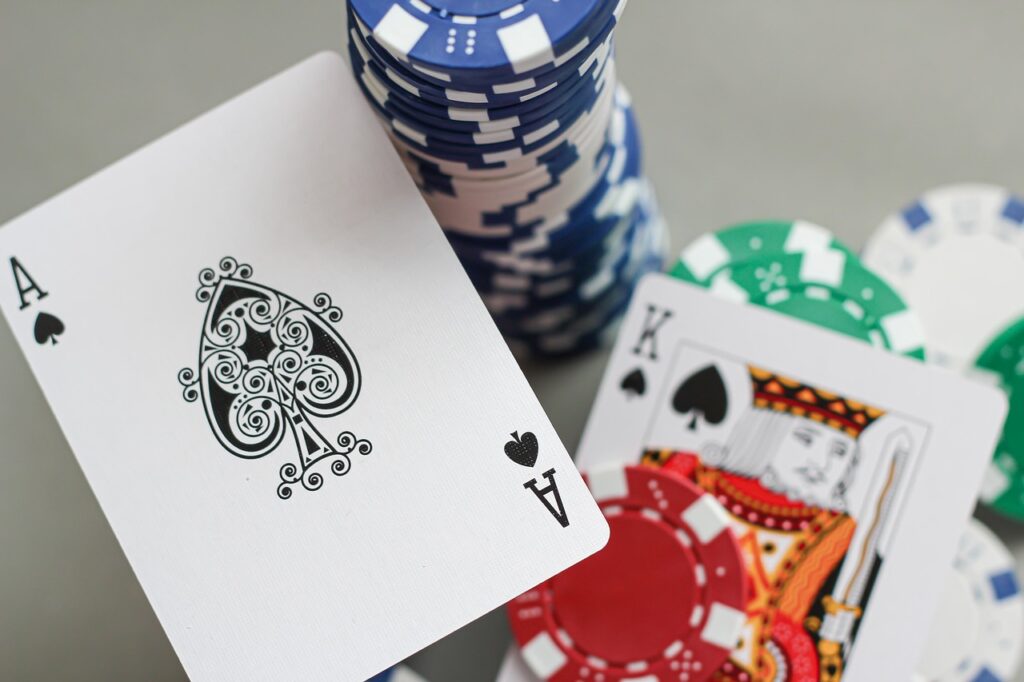 https://www.reddit.com/r/poker/comments/1u8l7r8/does_anyone_know_of_any_sitesreputable_or_notthat/ - 【牌局安全】私人牌局中，能看别人底牌的作弊网站真